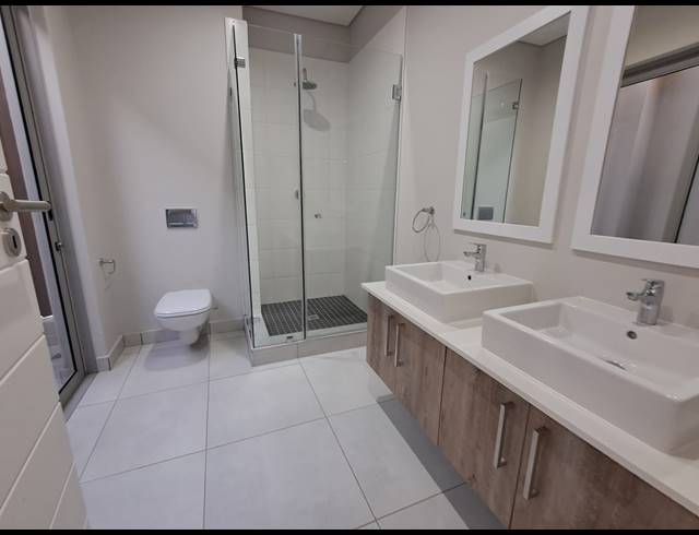 4 BEDROOM TOWNHOUSE FOR SALE IN PALM LAKES ESTATE
